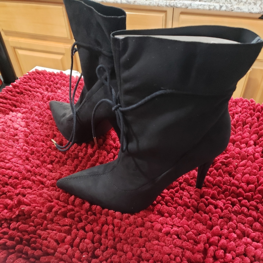High heel boots